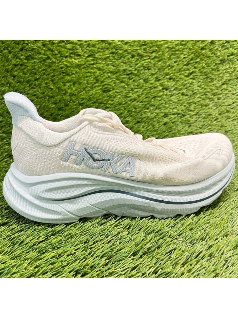 Hoka One One Clifton 10 Womens Size 6.5D White Gray Blue Running Shoes Sneakers